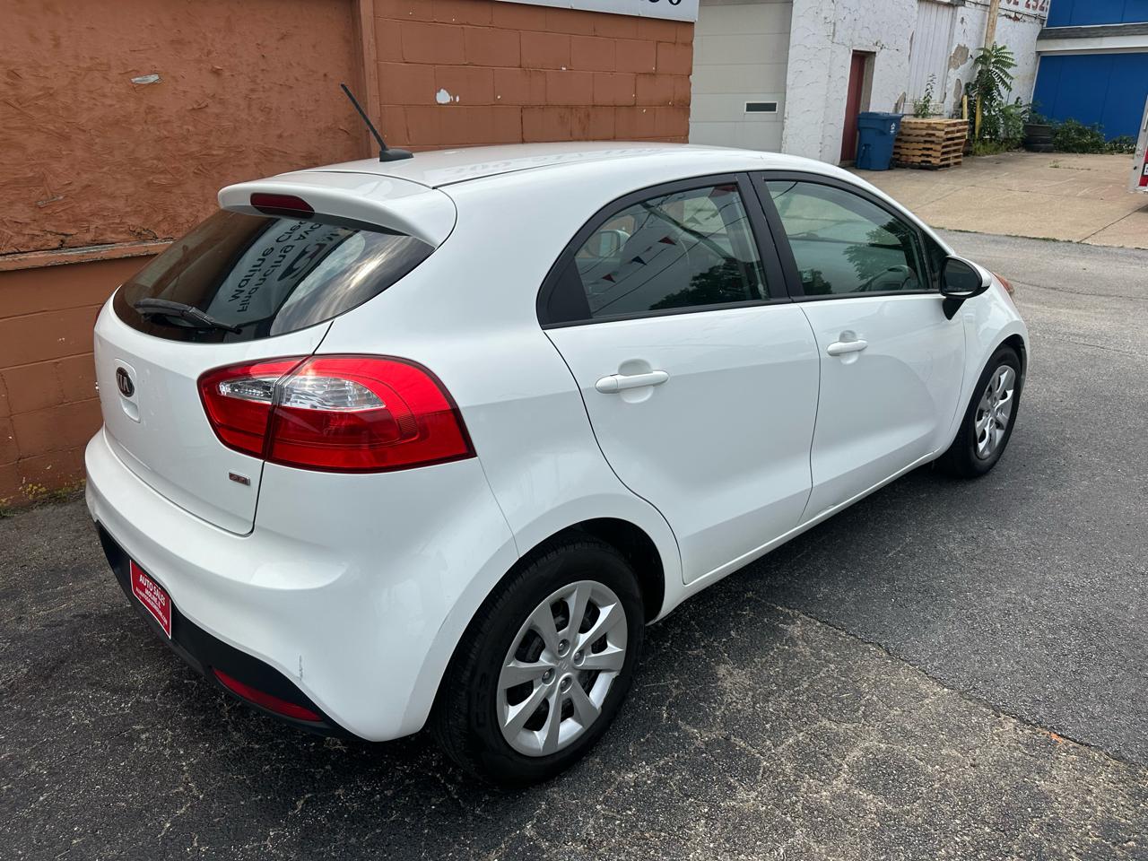 kia rio 5-door 2014 KNADM5A31E6350282 image kia rio 5-door 2014 KNADM5A31E6350282 image